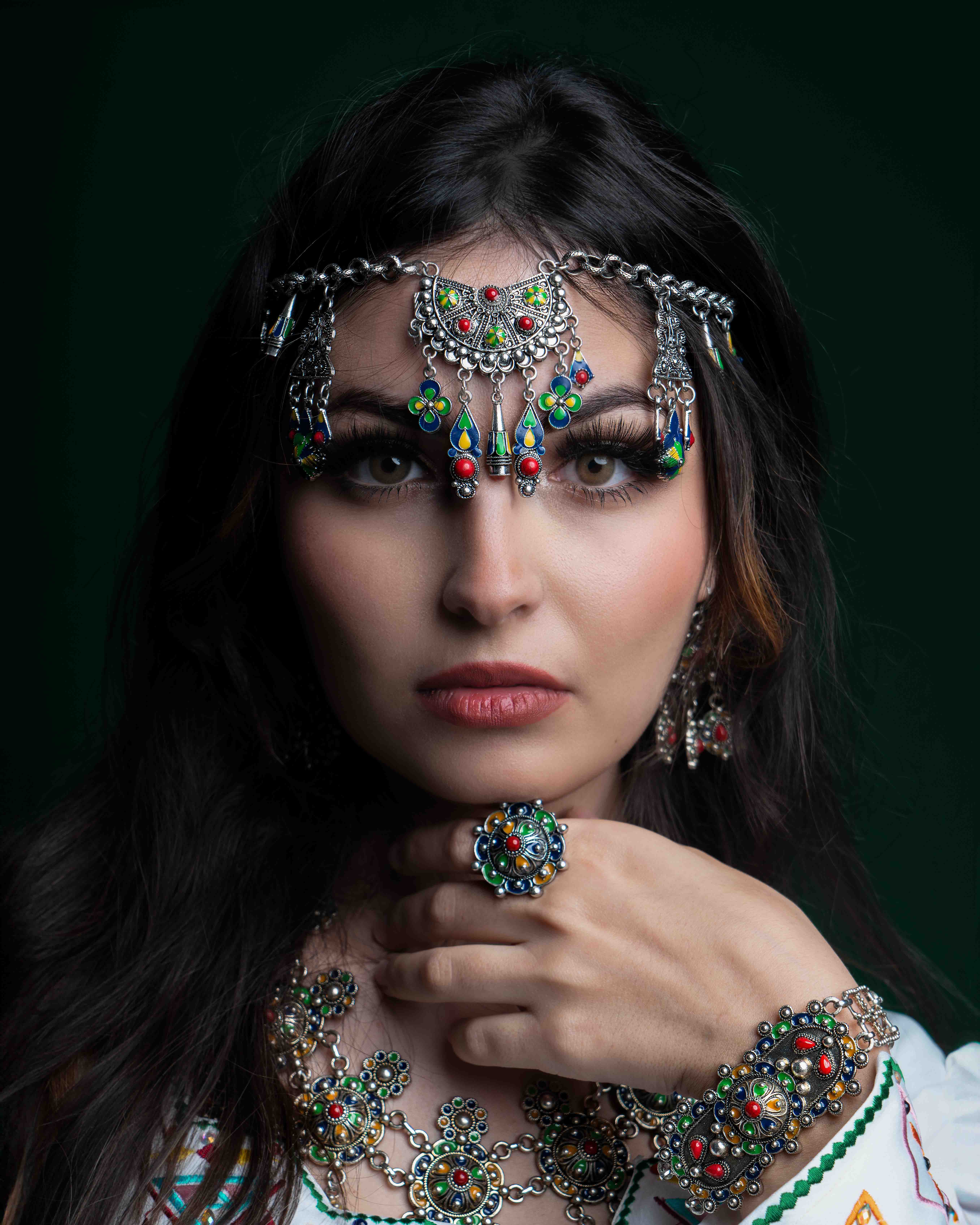 Portrait avec bijoux traditionnels